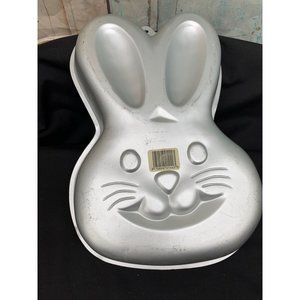 Wilton Vintage Cake Pan Bunny 1992